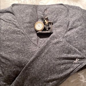 Simple Hollister Tee😀